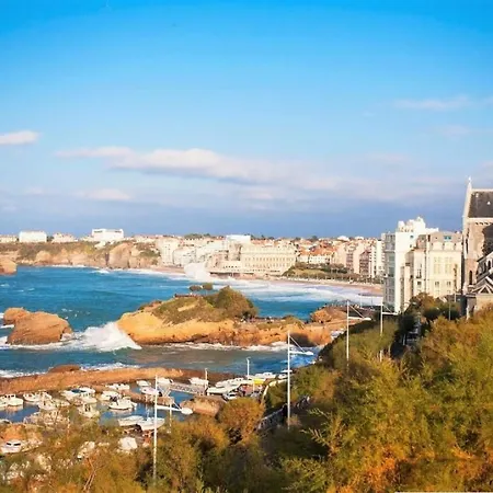 Cosy A Biarritz, Proche Des Commerces Et Plages, Avec Parking Et Balcon - Fr-1-3-607 *