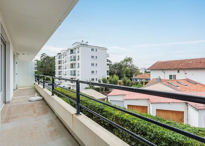 Cosy A Biarritz, Proche Des Commerces Et Plages, Avec Parking Et Balcon - Fr-1-3-607 *
