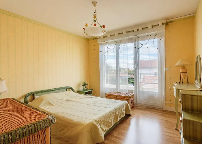 Cosy A Biarritz, Proche Des Commerces Et Plages, Avec Parking Et Balcon - Fr-1-3-607 * Biarriz
