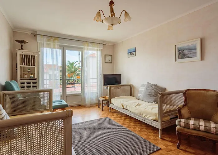 Cosy A Biarritz, Proche Des Commerces Et Plages, Avec Parking Et Balcon - Fr-1-3-607 * Biarriz