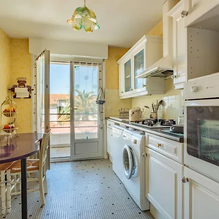 Cosy A Biarritz, Proche Des Commerces Et Plages, Avec Parking Et Balcon - Fr-1-3-607 *