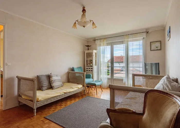Cosy A Biarritz, Proche Des Commerces Et Plages, Avec Parking Et Balcon - Fr-1-3-607 Apartman